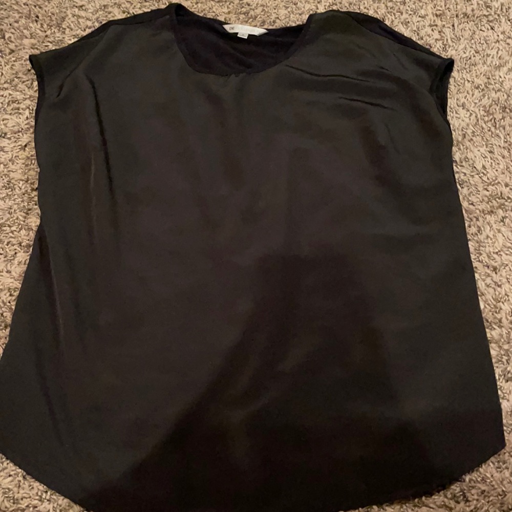 Women’s black top